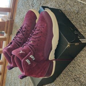 Jordan 12 retro/ Bordeaux